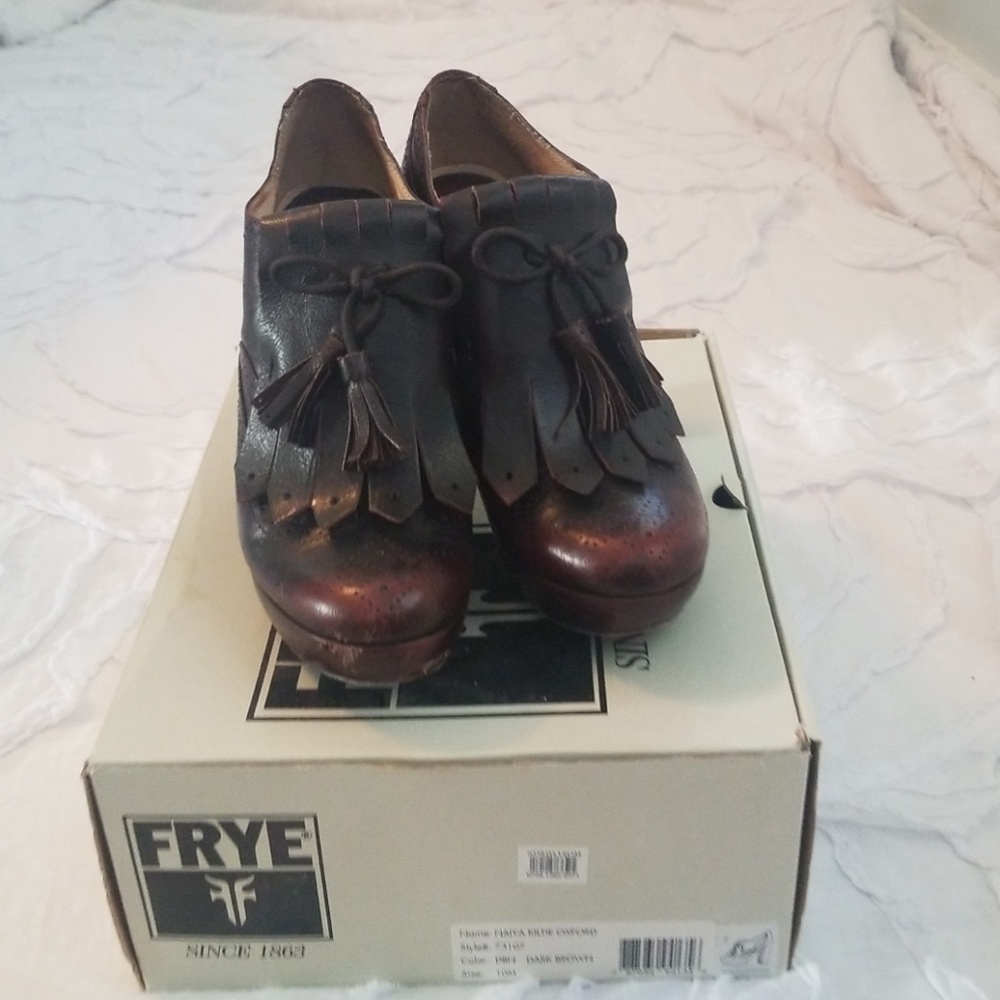 Frye Naiya Kiltie Oxford